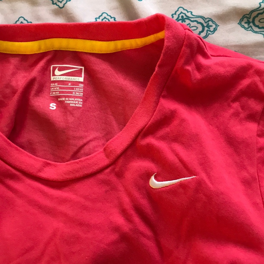 Nike performance tee
